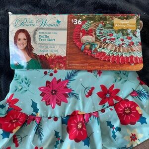 The Pioneer Woman tree skirt